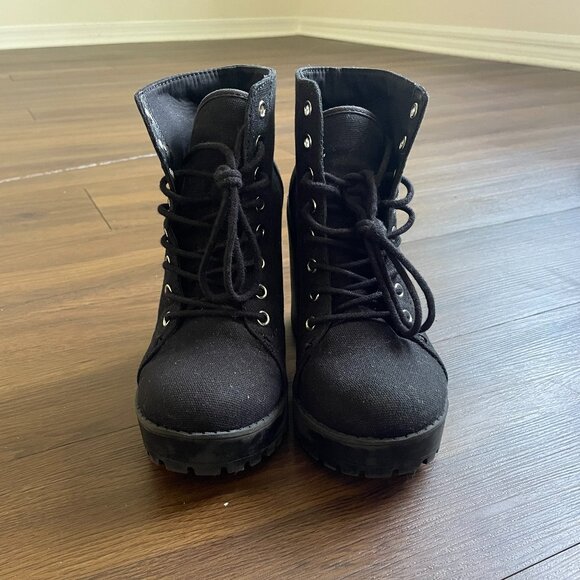 H&M Divided Chunky Block Heels - Picture 3 of 8